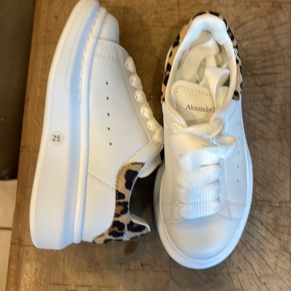 Alexander McQueen children’s girls sneakers - Picture 2 of 2